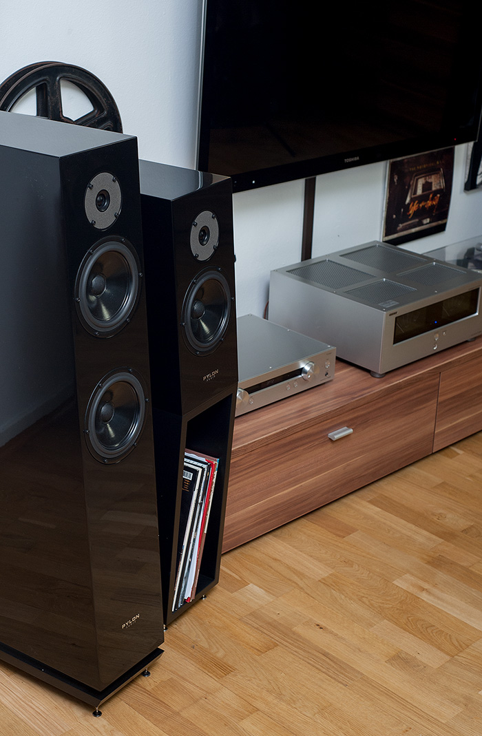 pylon audio diamond monitor 12k