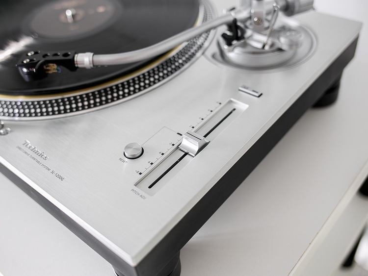 Technics SL 1200G 02