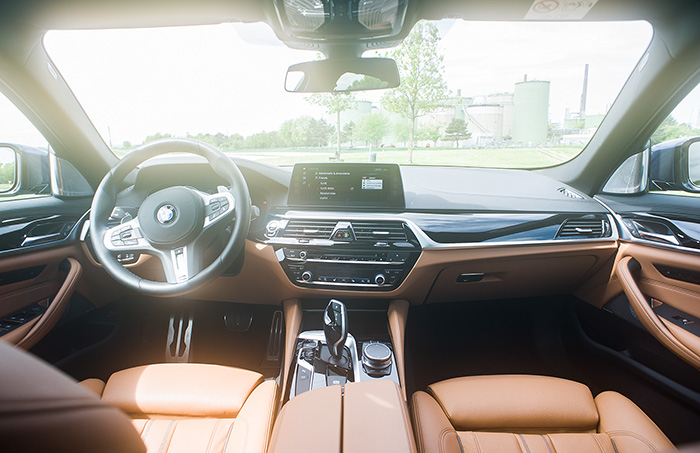 BMW 540i Bowers Wilkins Soundsystem 03k