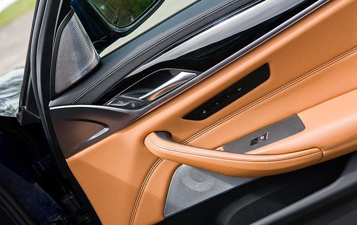 BMW 540i Bowers Wilkins Soundsystem 04k