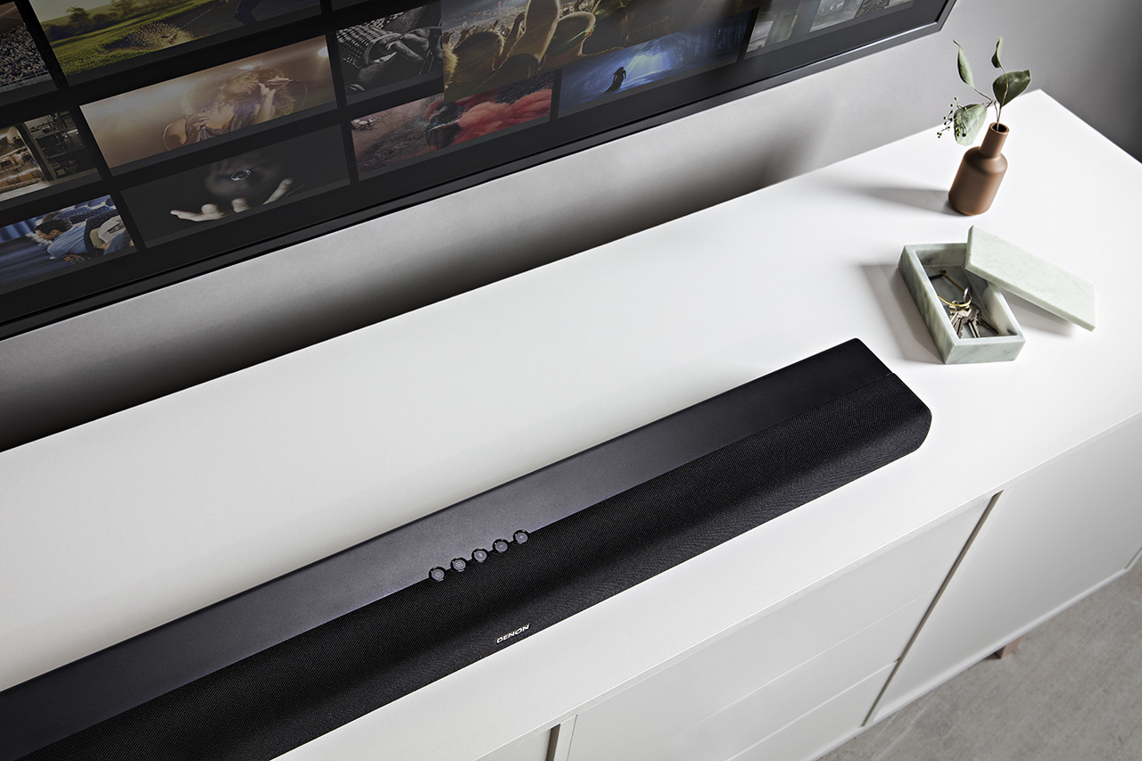 Denon DHT S216 Soundbar Black Lifestyle1 Movie1