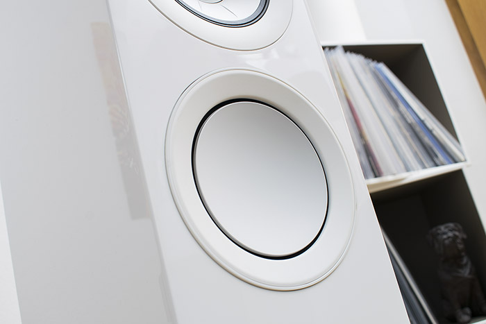 KEF R5 04k