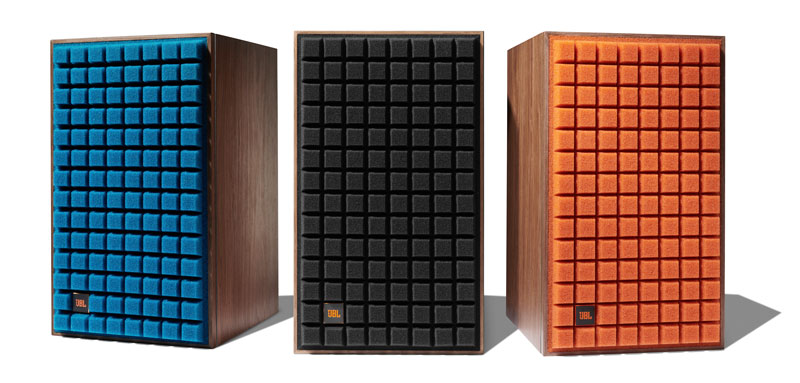 JBL L82 Classic Orange stands hifi journal.de