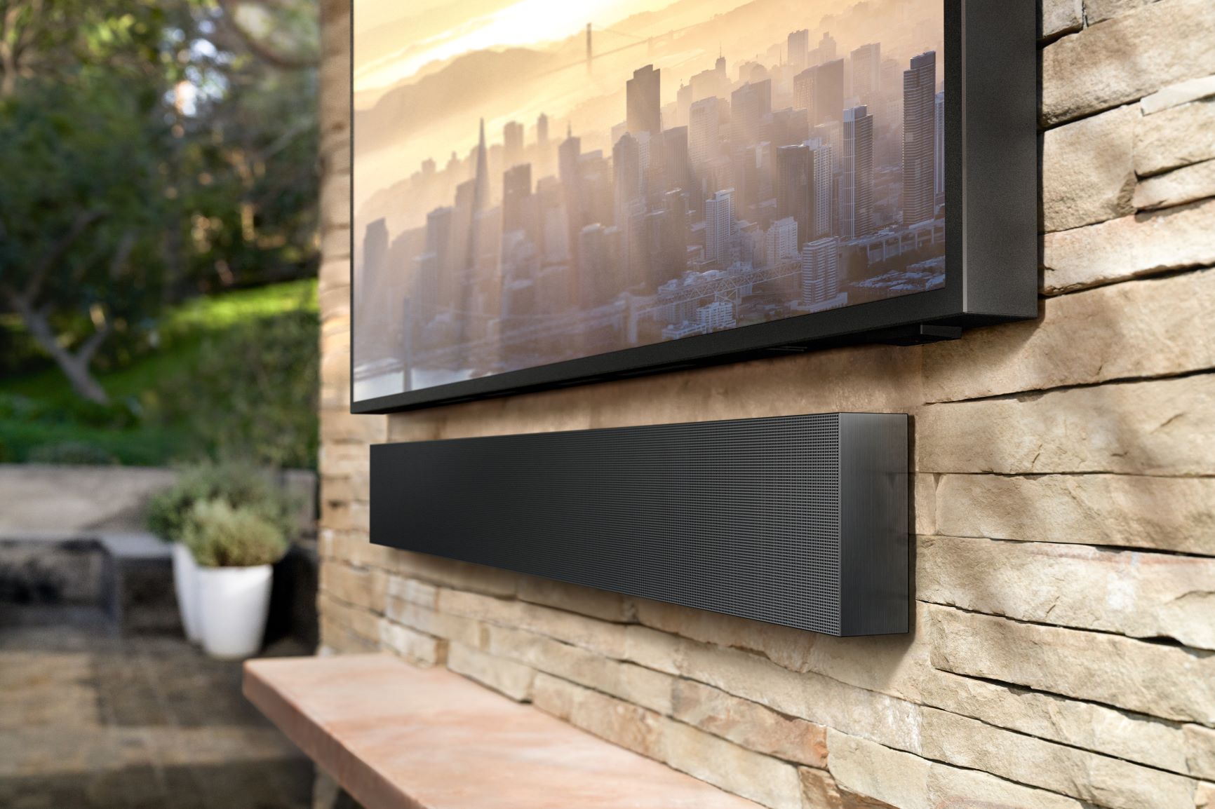 Samsung The Terrace Outdoor QLED TV 03
