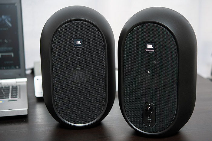JBL One Series 104 02k