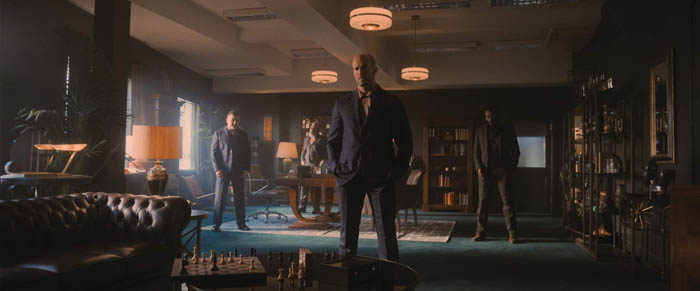 Branda (Cameron Jack ), Mike (Darrell D'Silva), H (Jason Statham), Moggy (Babs Olusanmokun) v.l.n.r.