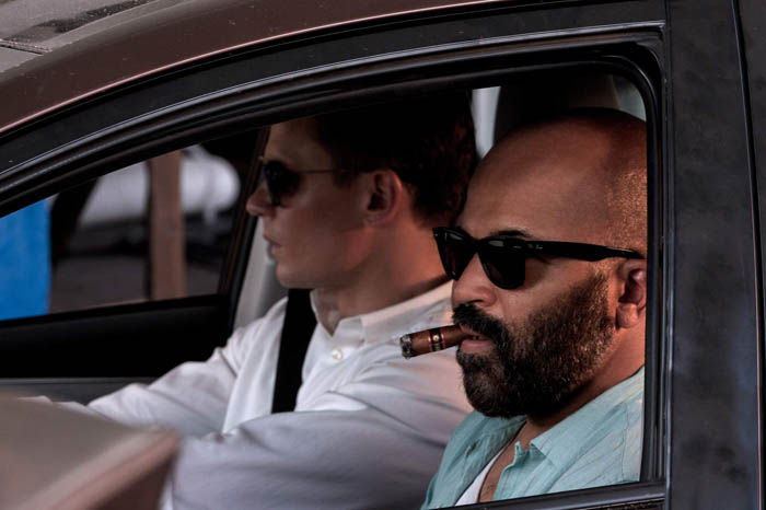 B25_01849_RC2Billy Magnussen stars as Logan Ash and Jeffrey Wright as Felix Leiter inNO TIME TO DIE, an EON Productions and Metro-Goldwyn-Mayer Studios filmCredit: Nicola Dove© 2021 DANJAQ, LLC AND MGM.  ALL RIGHTS RESERVED.
