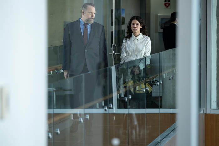 THE UNFORGIVABLE (L-R): VINCENT D'ONOFRIO as JOHN INGRAM, SANDRA BULLOCK (PRODUCER) as RUTH SLATER. CR: KIMBERLEY FRENCH/NETFLIX © 2021