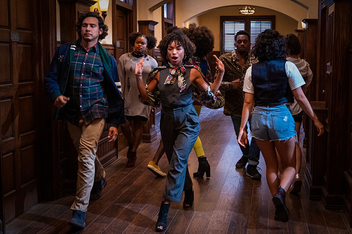 DEAR WHITE PEOPLE (L to R) LOGAN BROWNING as SAMANTHA WHITE in episode 401 of DEAR WHITE PEOPLE Cr. LARA SOLANKI/NETFLIX © 2021 