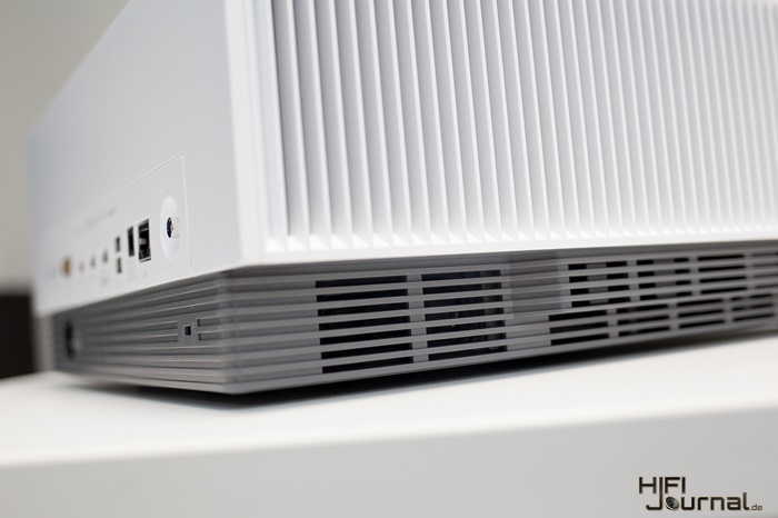 LG AU810PW Forza 11