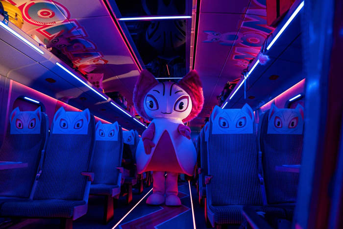 Momomon in Bullet Train.