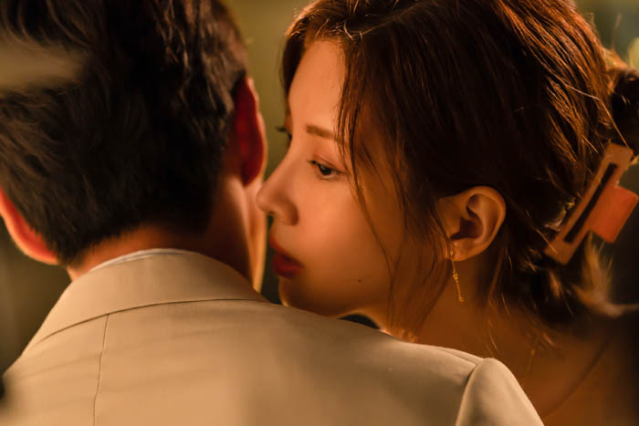Love and Leashes Seo Hyun as Jung Ji-woo in Love and Leashes. Cr. Jun Hae-sun/Netflix © 2022