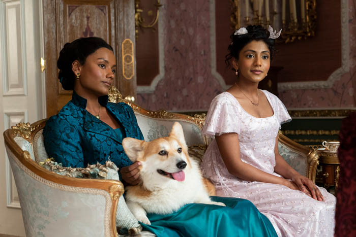 Bridgerton. (L to R) Simone Ashley as Kate Sharma, Charithra Chandran as Edwina Sharma in episode 201 of Bridgerton. Cr. Liam Daniel/Netflix © 2022
