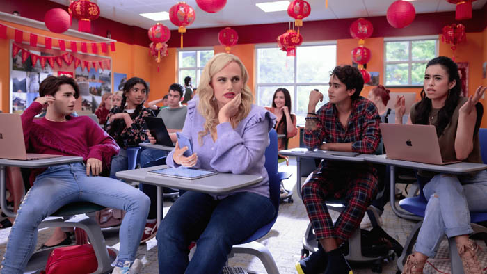 Senior Year. (L to R) Joshua Colley as Yaz, Avantika as Janet, Rebel Wilson as Stephanie Conway, Michael Cimino as Lance and Jade Bender as Bri Loves in Senior Year. Cr. Boris Martin/Netflix © 2022