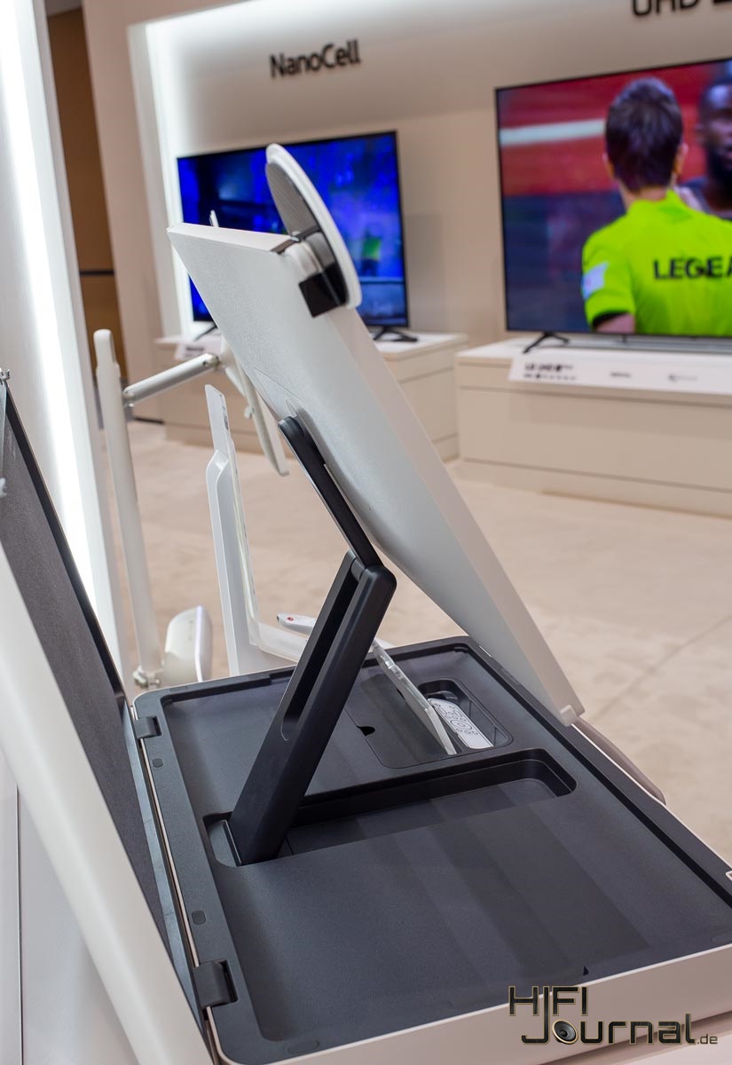 LG StandbyMe Go 05
