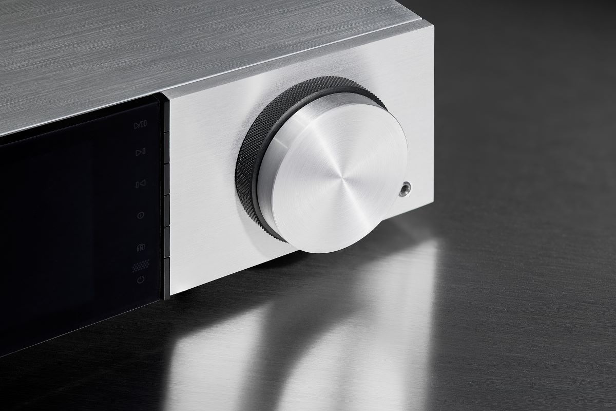 Cambridge Audio Evo 150 DeLorean Edition 02