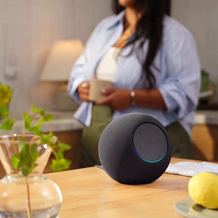 Amazon Echo Studio 01